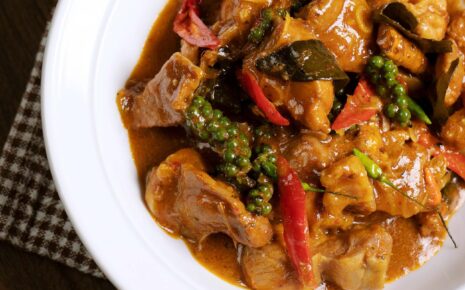 BRAISED PORK RIBS WITH CURRY PASTE recipe