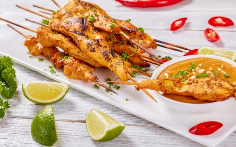 THAI STYLE BBQ - CHICKEN SATAY - THAI CHICKEN SATAY WITH PEANUT SAUCE RECIPE (SATAY GAI)