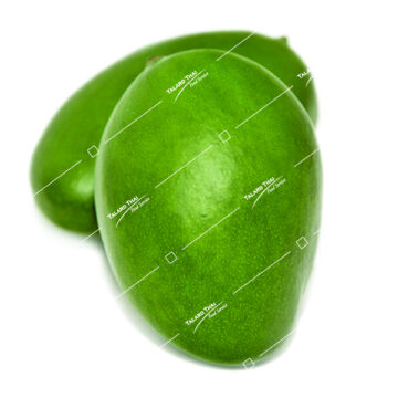 Fresh Mamuang Dip Green Mango slices, perfect for dipping into savory Thai sauces, offering a tangy and crunchy texture.