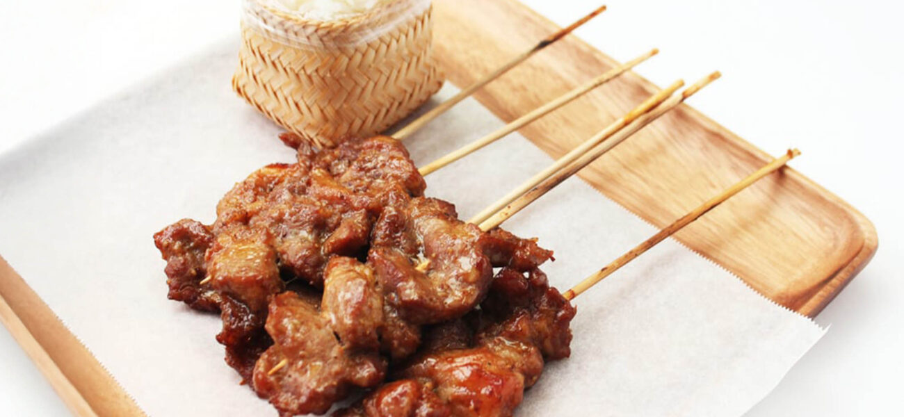 STICKY RICE WITH GRILLED PORK, THAI GRILLED PORK SKEWERS WITH STICKY RICE (KHAO NIAO MOO PING)
