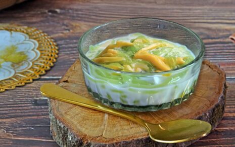 Chewy Pandan Noodles In Sweet Coconut Milk (Lod Chong) สูตรลอดช่อง