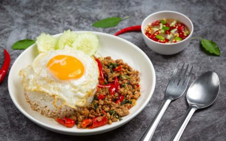 THAI HOLY BASIL STIR-FRY (PAD KRAPOW) - GLUTEN-FREE