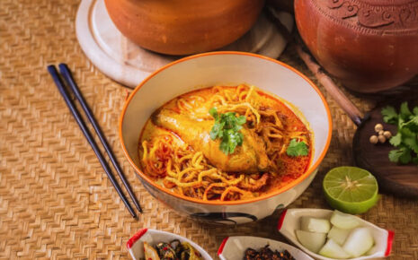 KHAO SOI RECIPE - NORTHERN THAI CURRY NOODLES
