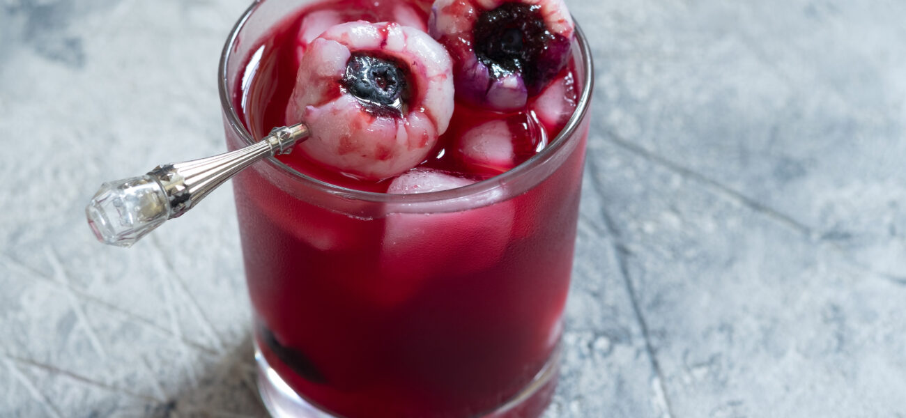 HALLOWEEN EYEBALL FIZZ-RAMBUTAN & BLUEBERRY RED SODA